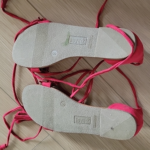 Red sandals - Picture 2 of 2